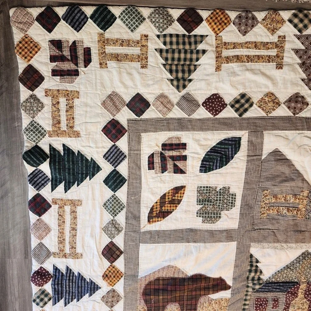 VINTAGE Handmade‎ Rustic Lodge Moose Bear Pine Tree Patchwork Cabin Quilt 80x80